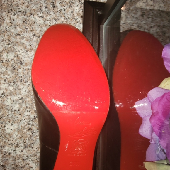 Christian Louboutin Simple Leather Black Pump 37.5--RE-FINISHED/Clear Protector - Picture 12 of 13